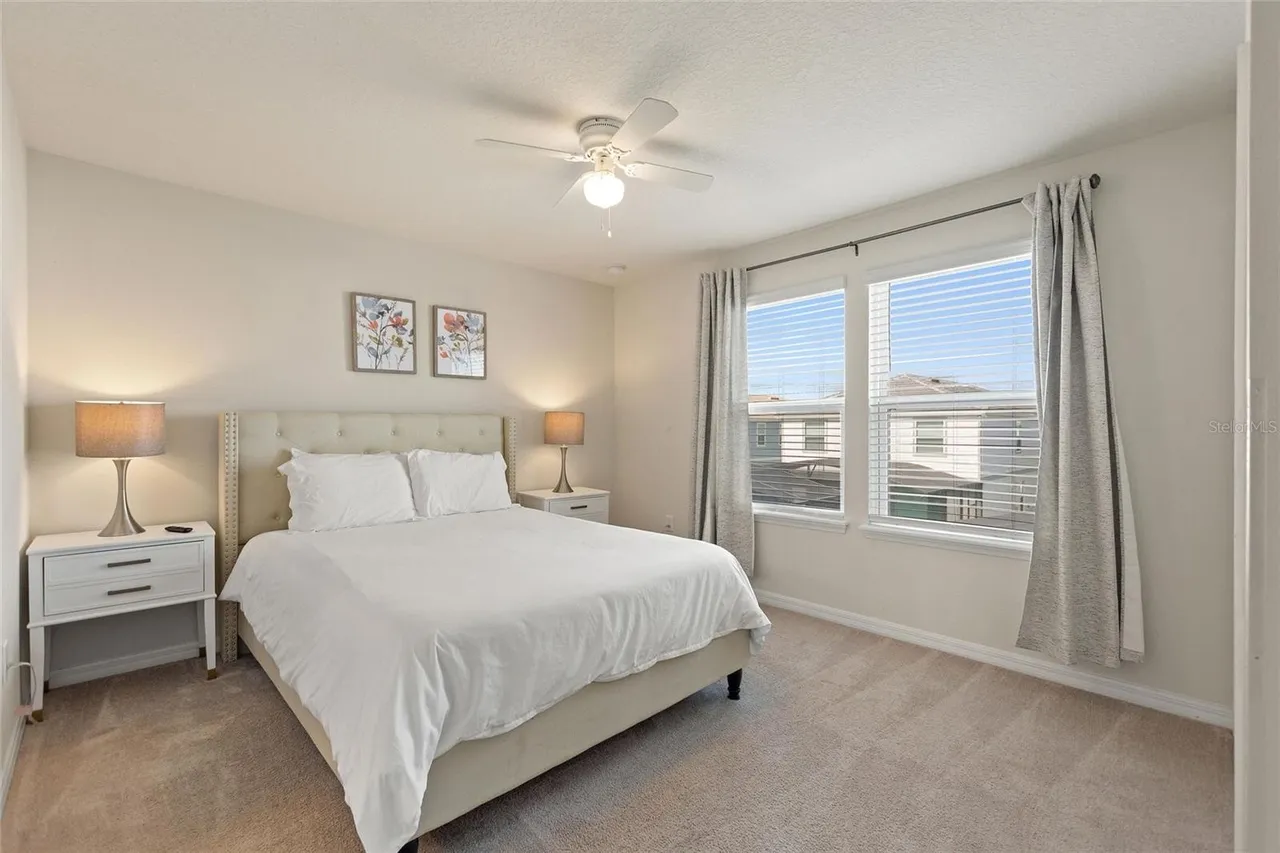 Slide show image of the Orlando Florida Home for Sale 18