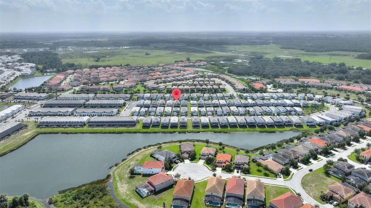 Slide show image of the Orlando Florida Home for Sale 39