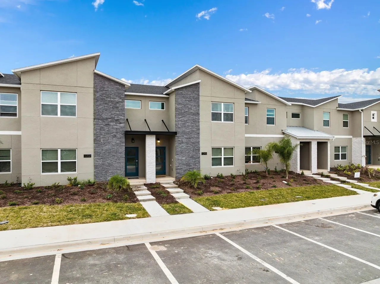 Slide show image of the Orlando Florida Home for Sale 03