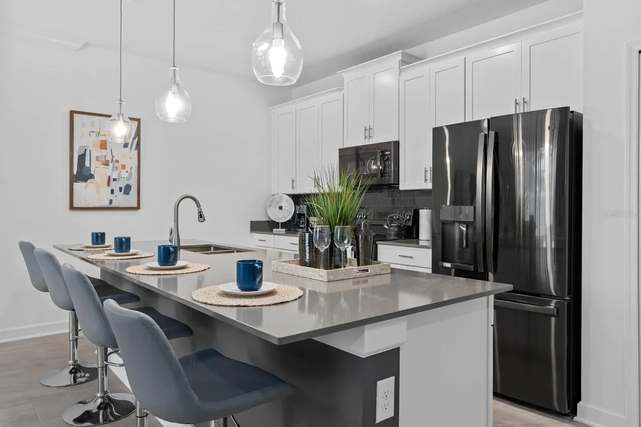 Slide show image of the Orlando Florida Home for Sale 11