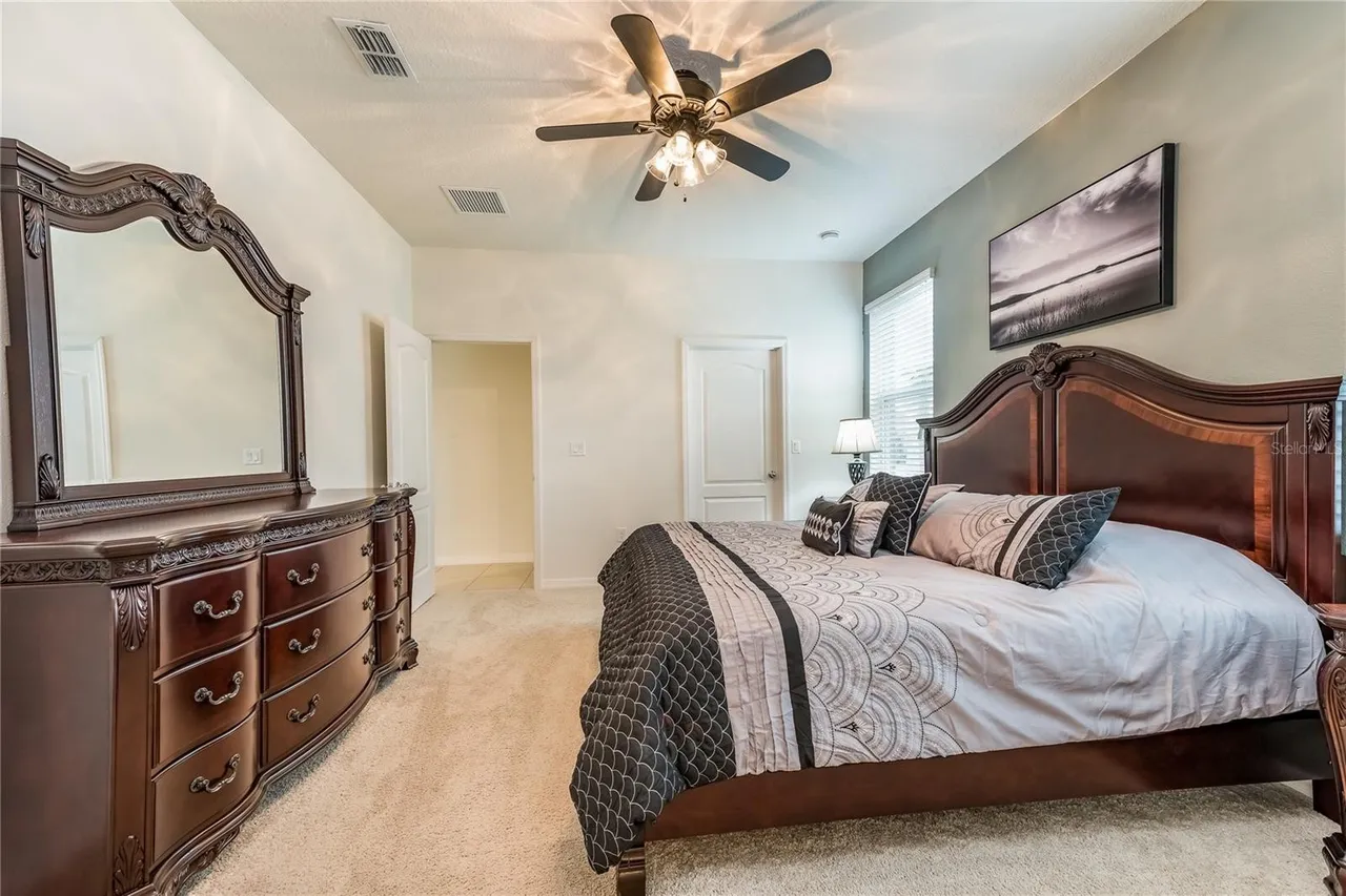 Slide show image of the Orlando Florida Home for Sale 14