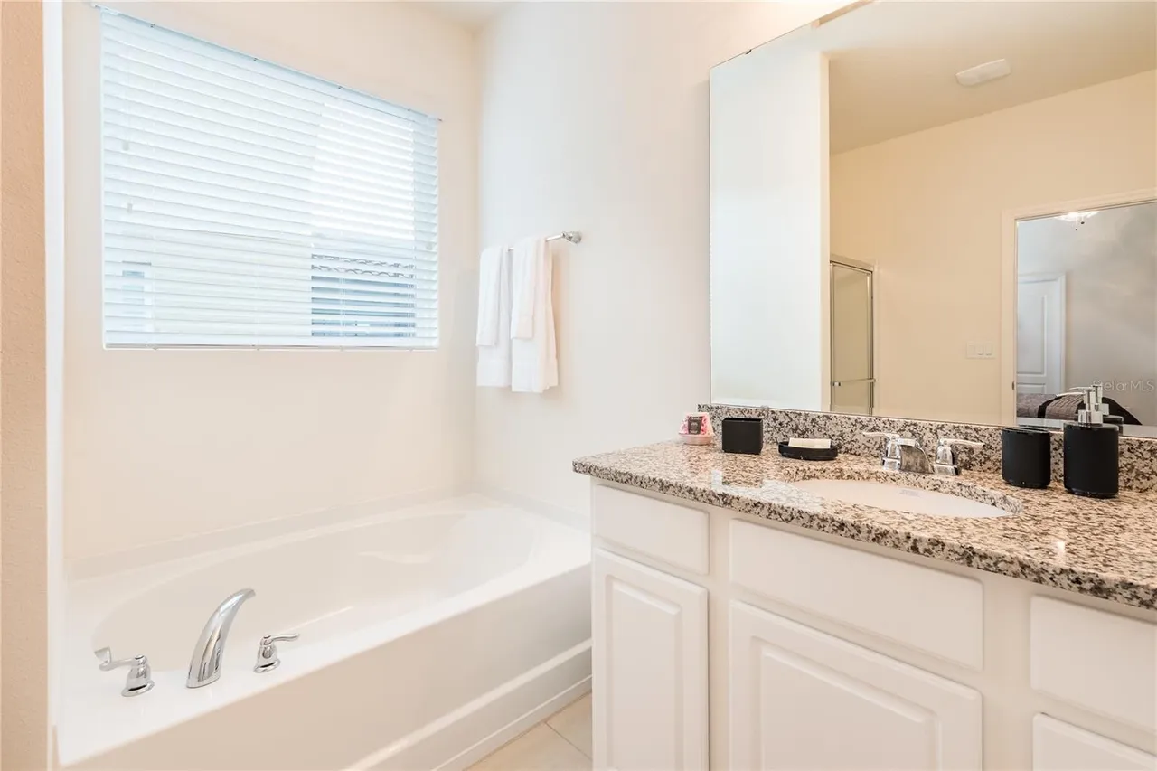 Slide show image of the Orlando Florida Home for Sale 16