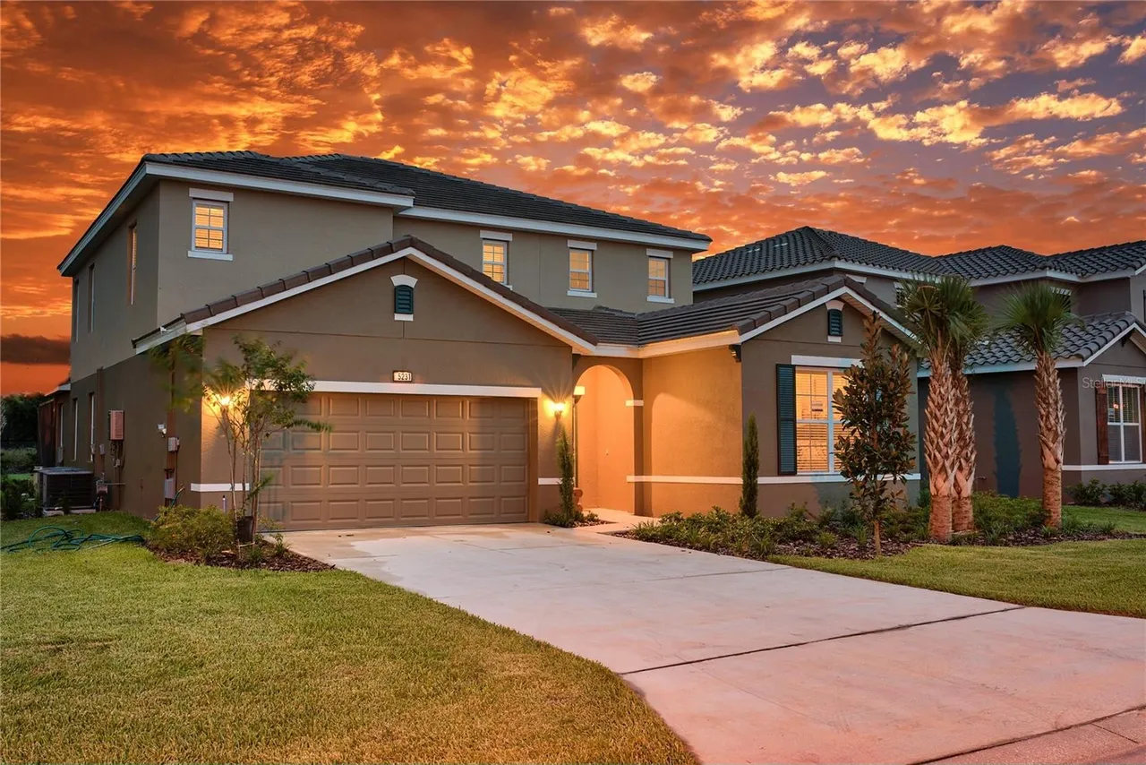 Slide show image of the Orlando Florida Home for Sale 34