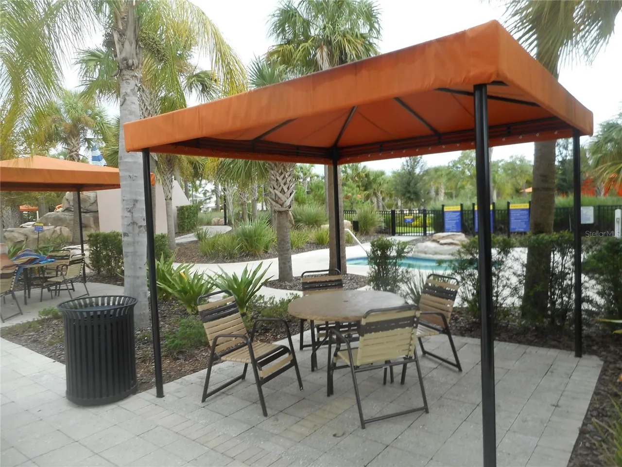 Slide show image of the Orlando Florida Home for Sale 37