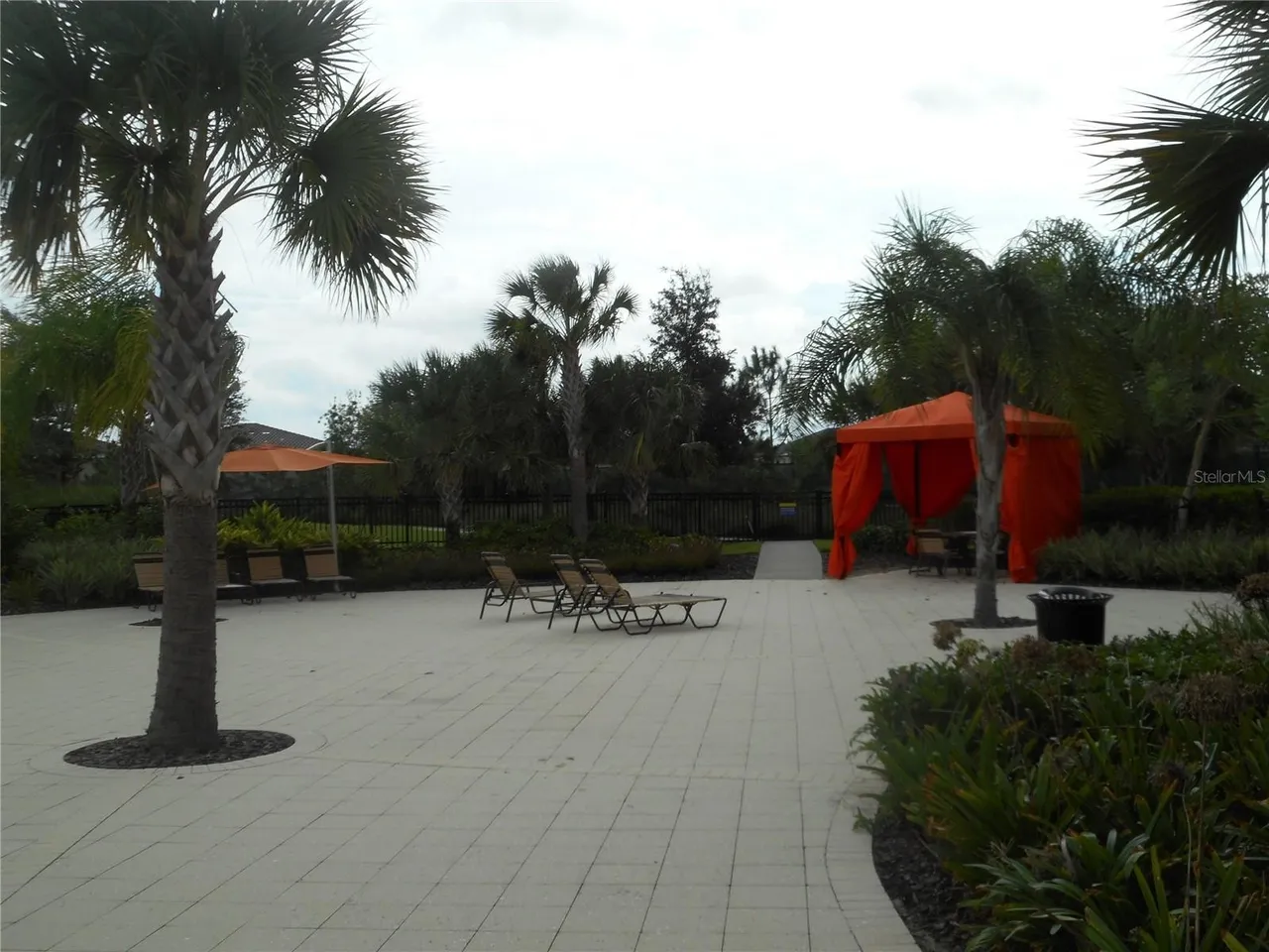 Slide show image of the Orlando Florida Home for Sale 42