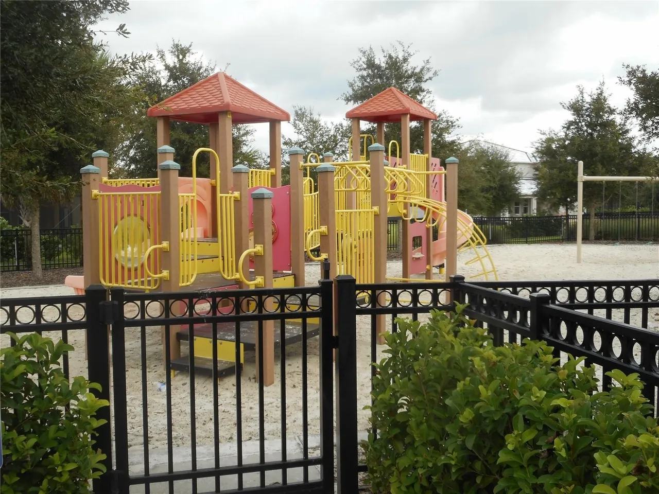 Slide show image of the Orlando Florida Home for Sale 60