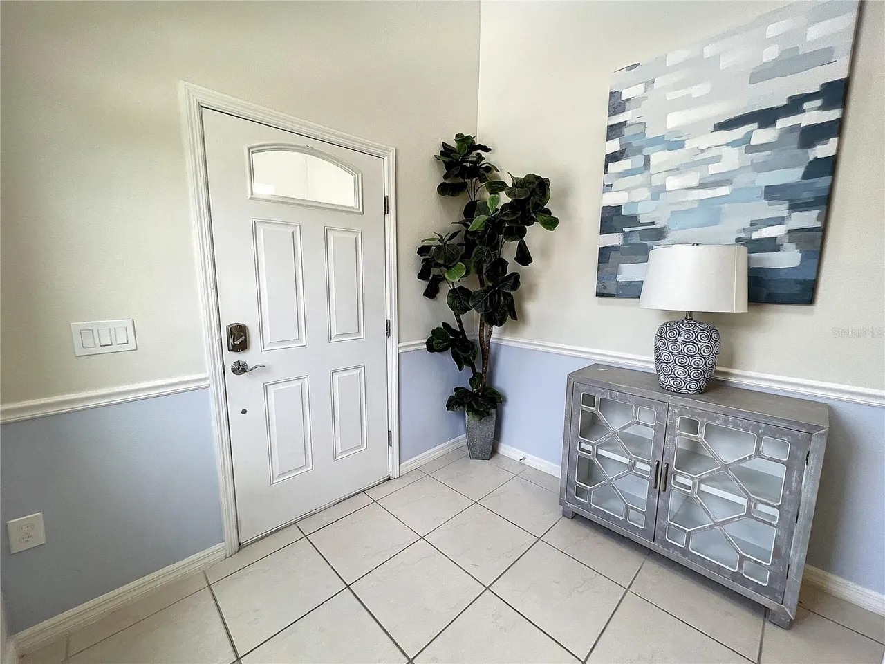 Slide show image of the Orlando Florida Home for Sale 38