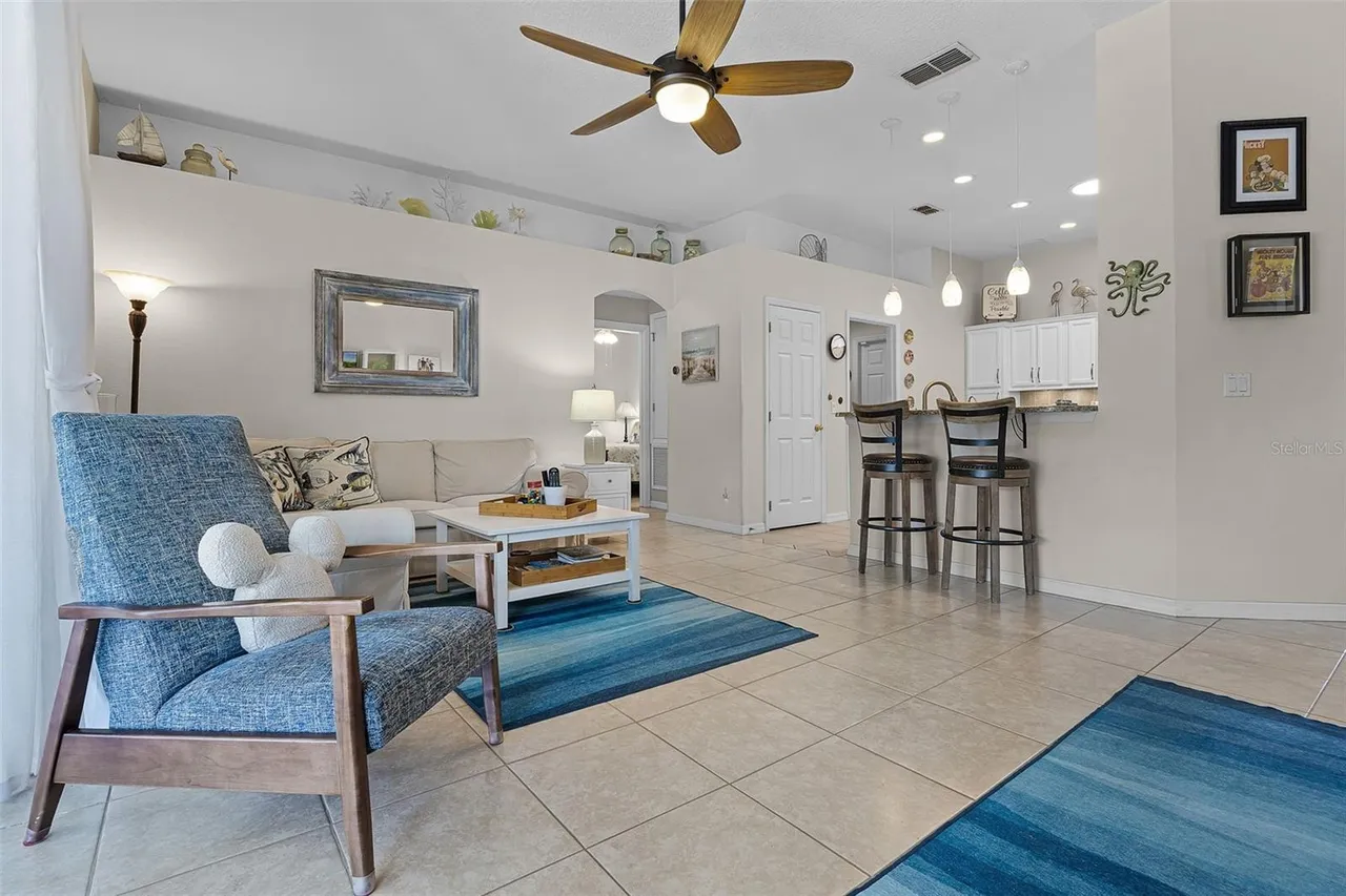 Slide show image of the Orlando Florida Home for Sale 12