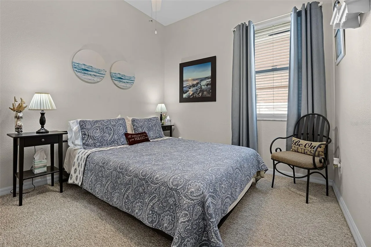 Slide show image of the Orlando Florida Home for Sale 30