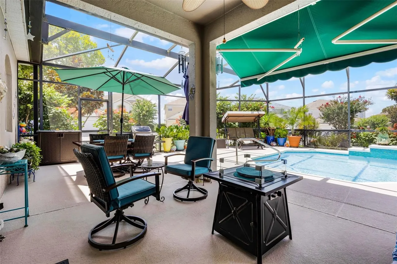 Slide show image of the Orlando Florida Home for Sale 37