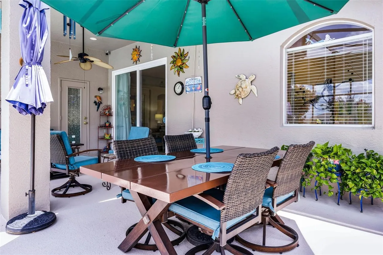 Slide show image of the Orlando Florida Home for Sale 41