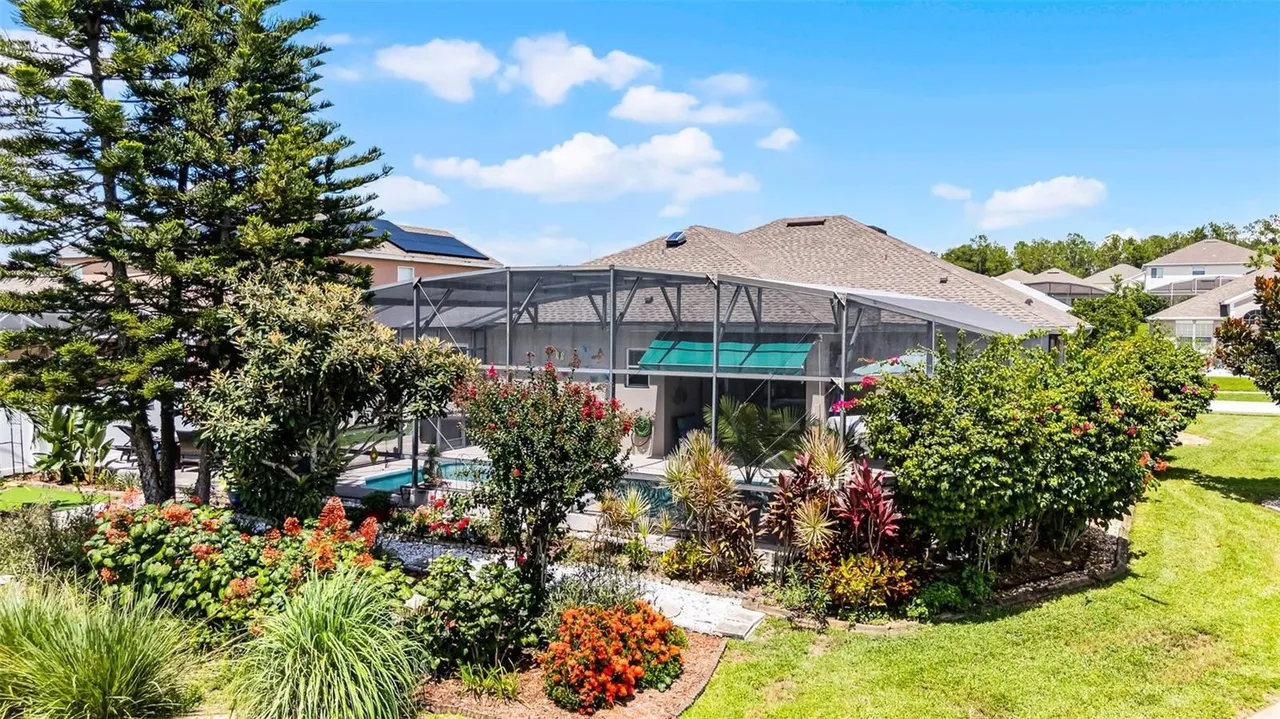 Slide show image of the Orlando Florida Home for Sale 61