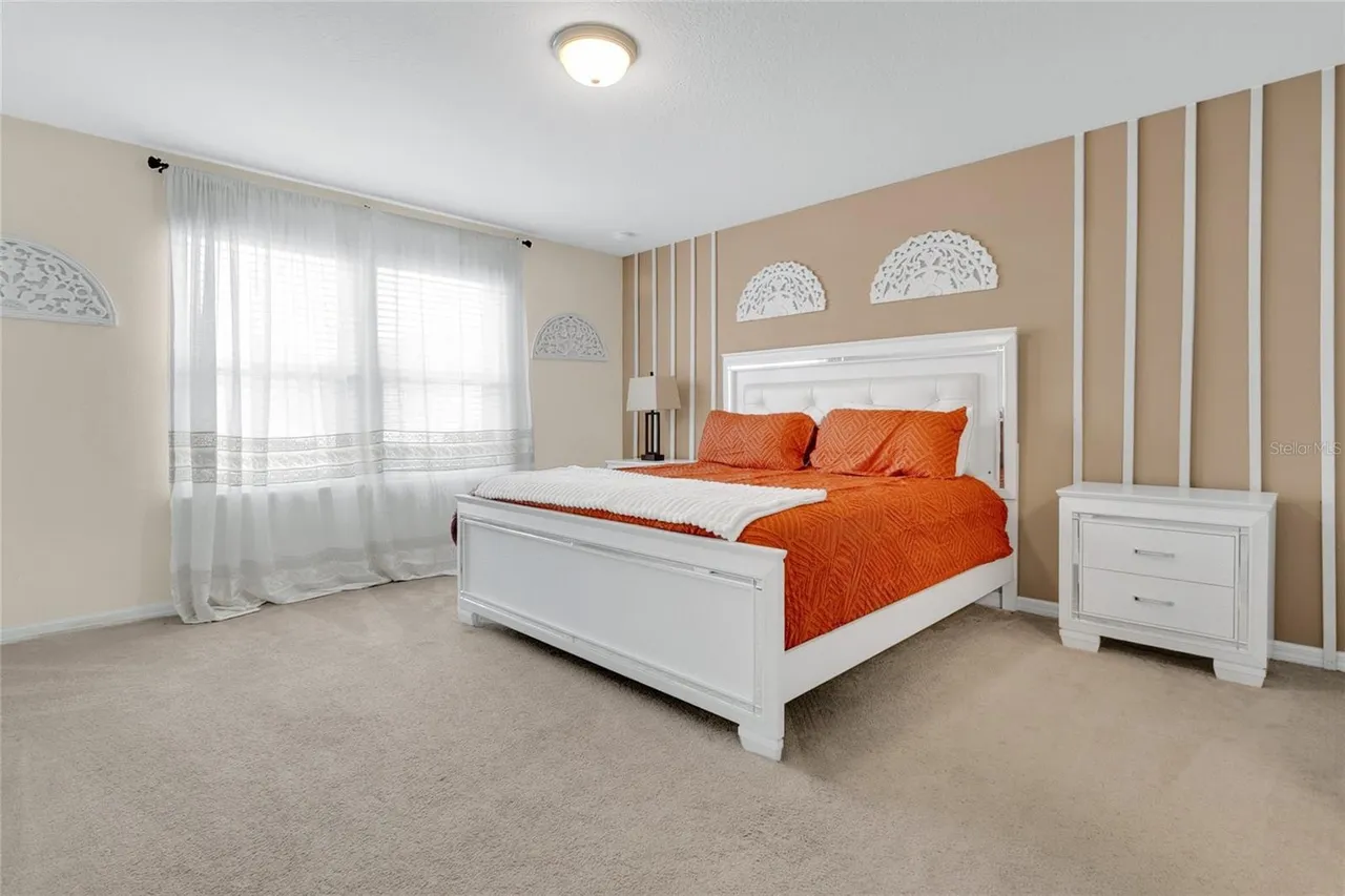 Slide show image of the Orlando Florida Home for Sale 17