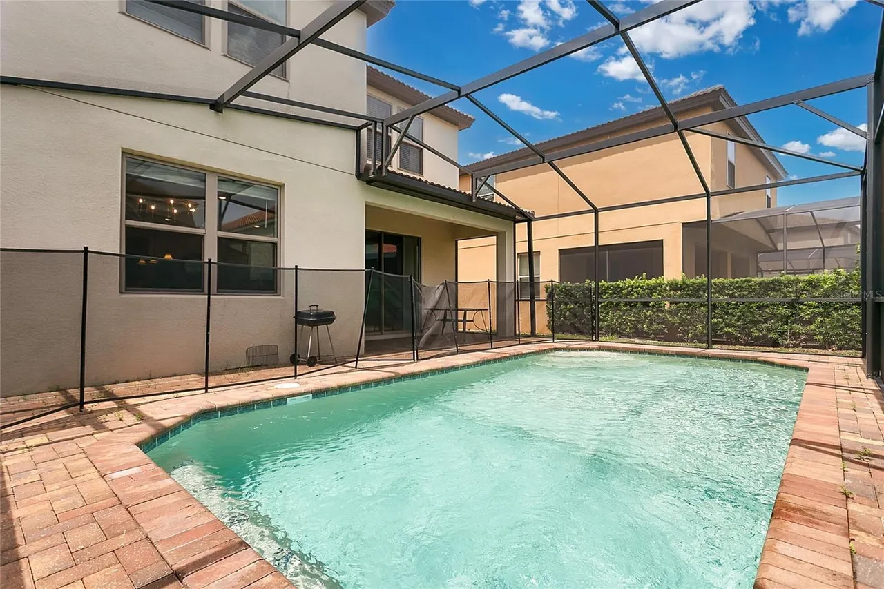 Slide show image of the Orlando Florida Home for Sale 31