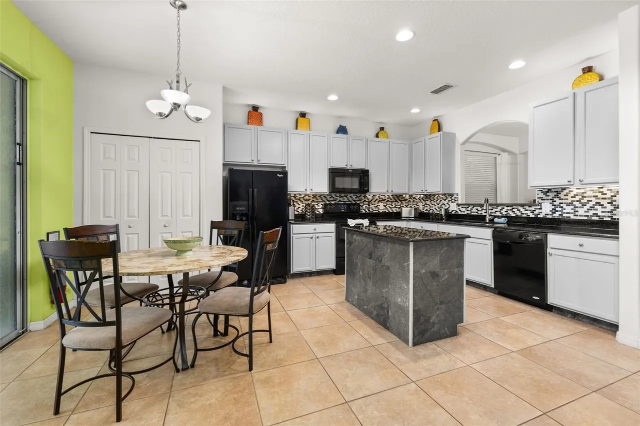 Slide show image of the Orlando Florida Home for Sale 12