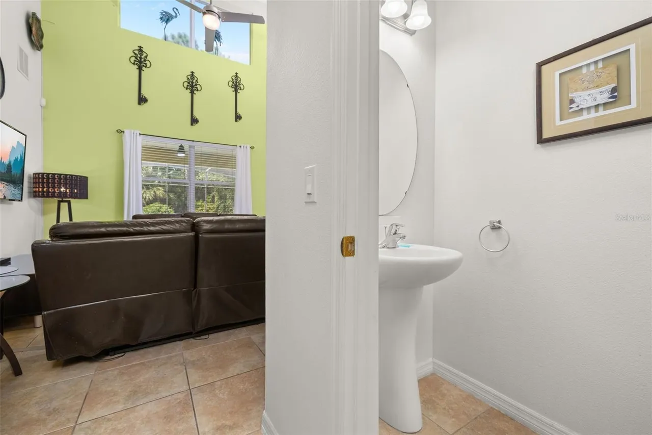 Slide show image of the Orlando Florida Home for Sale 16