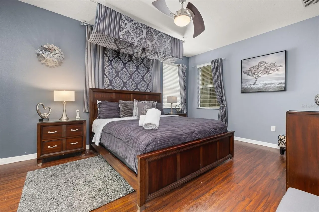 Slide show image of the Orlando Florida Home for Sale 17