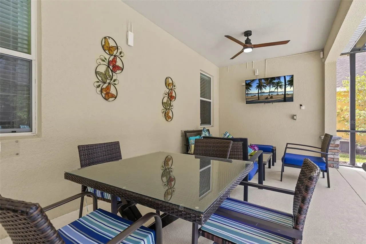 Slide show image of the Orlando Florida Home for Sale 54