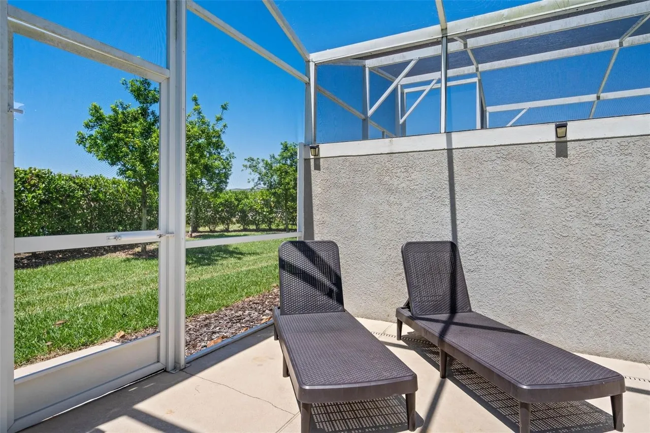 Slide show image of the Orlando Florida Home for Sale 41