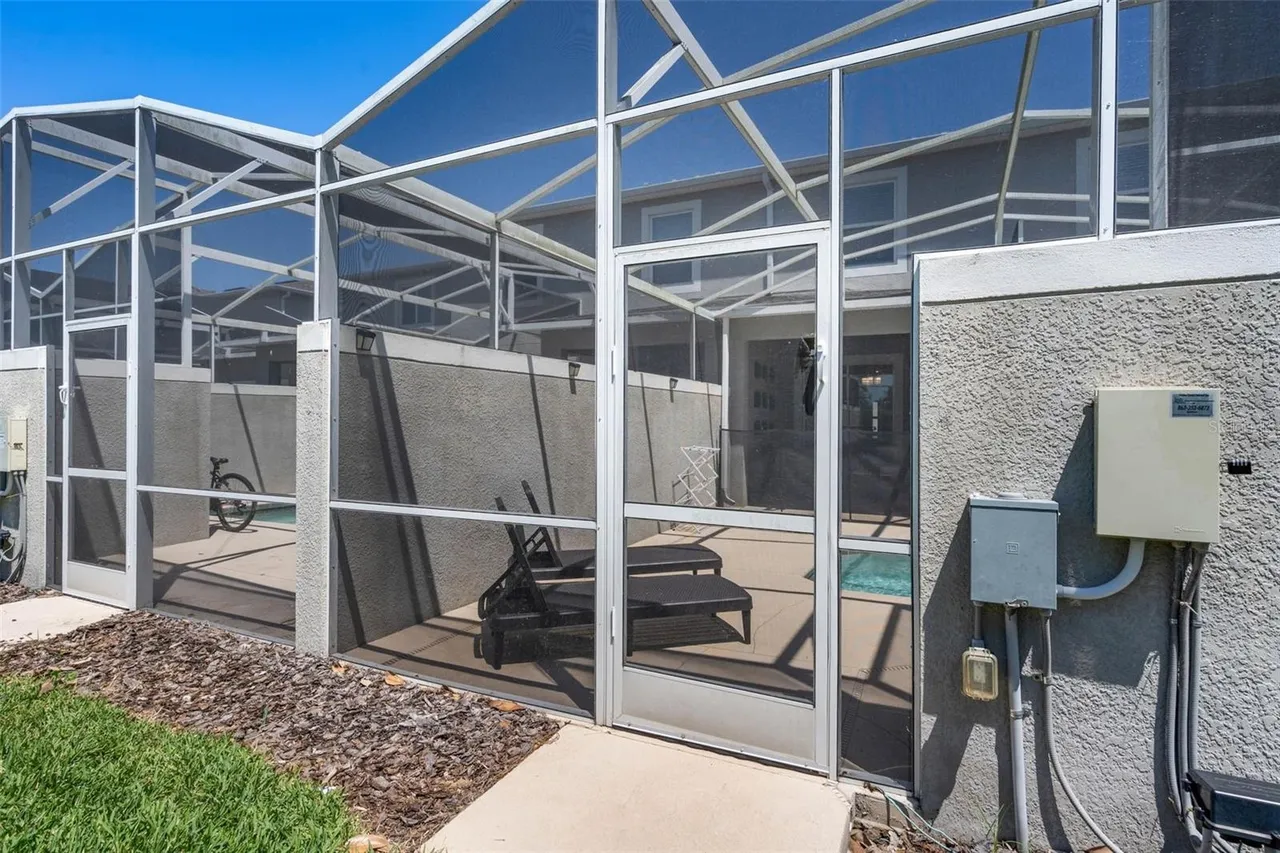 Slide show image of the Orlando Florida Home for Sale 43