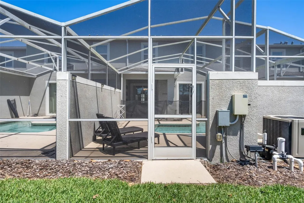 Slide show image of the Orlando Florida Home for Sale 44