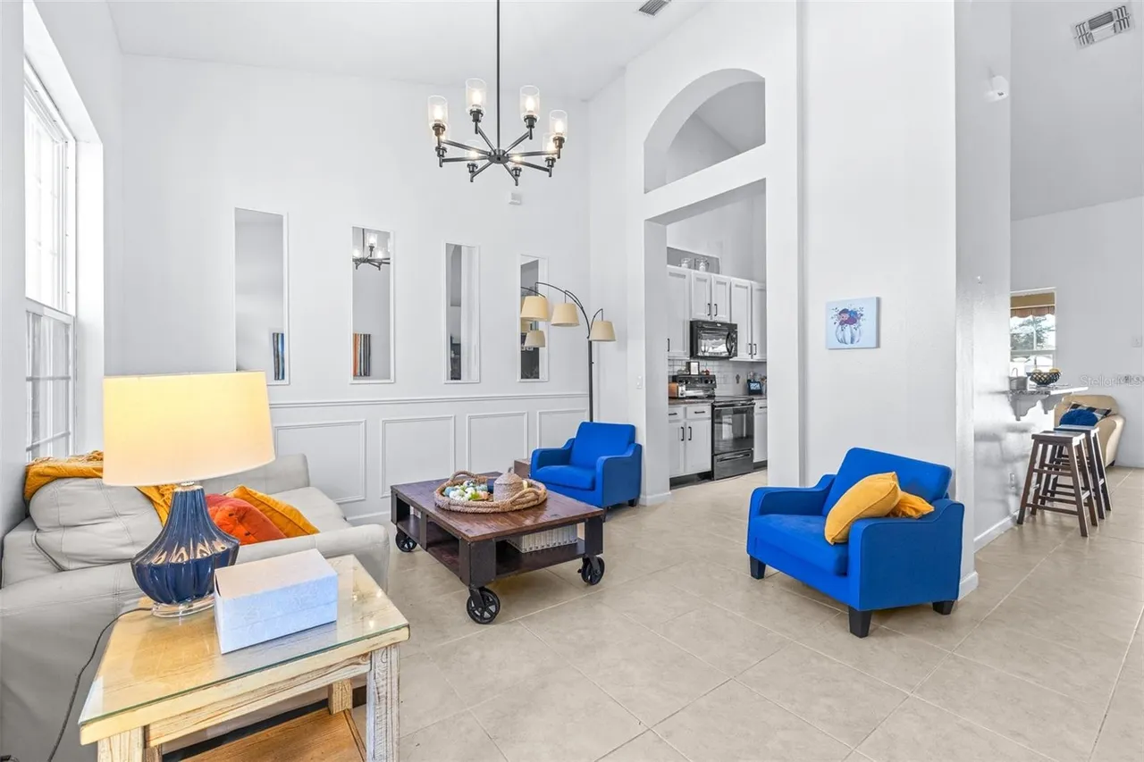 Slide show image of the Orlando Florida Home for Sale 12