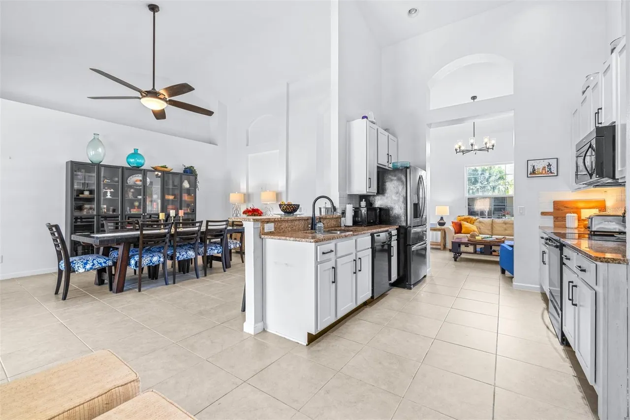 Slide show image of the Orlando Florida Home for Sale 15