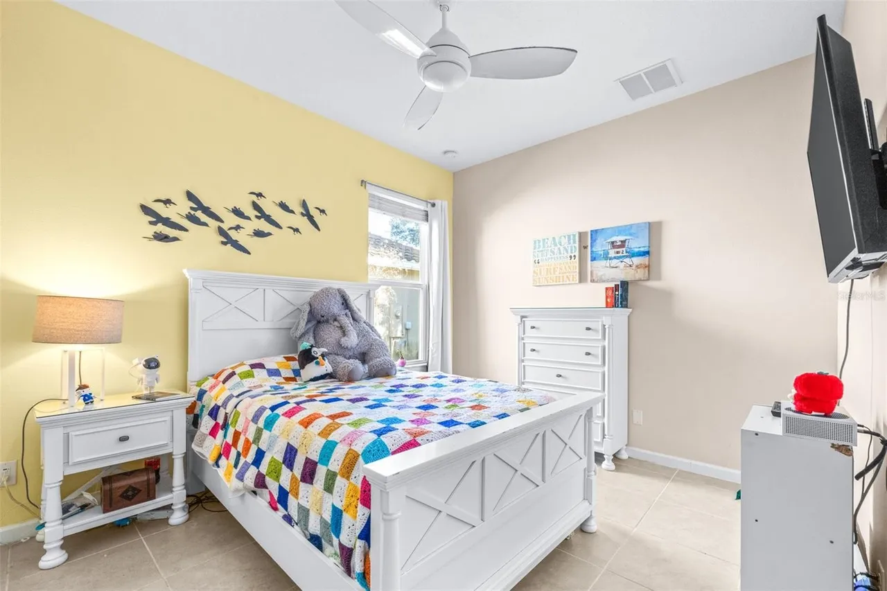 Slide show image of the Orlando Florida Home for Sale 28