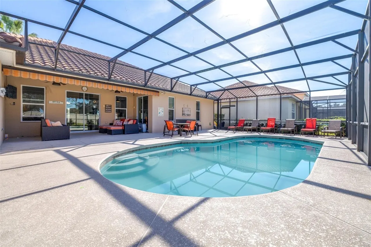 Slide show image of the Orlando Florida Home for Sale 42