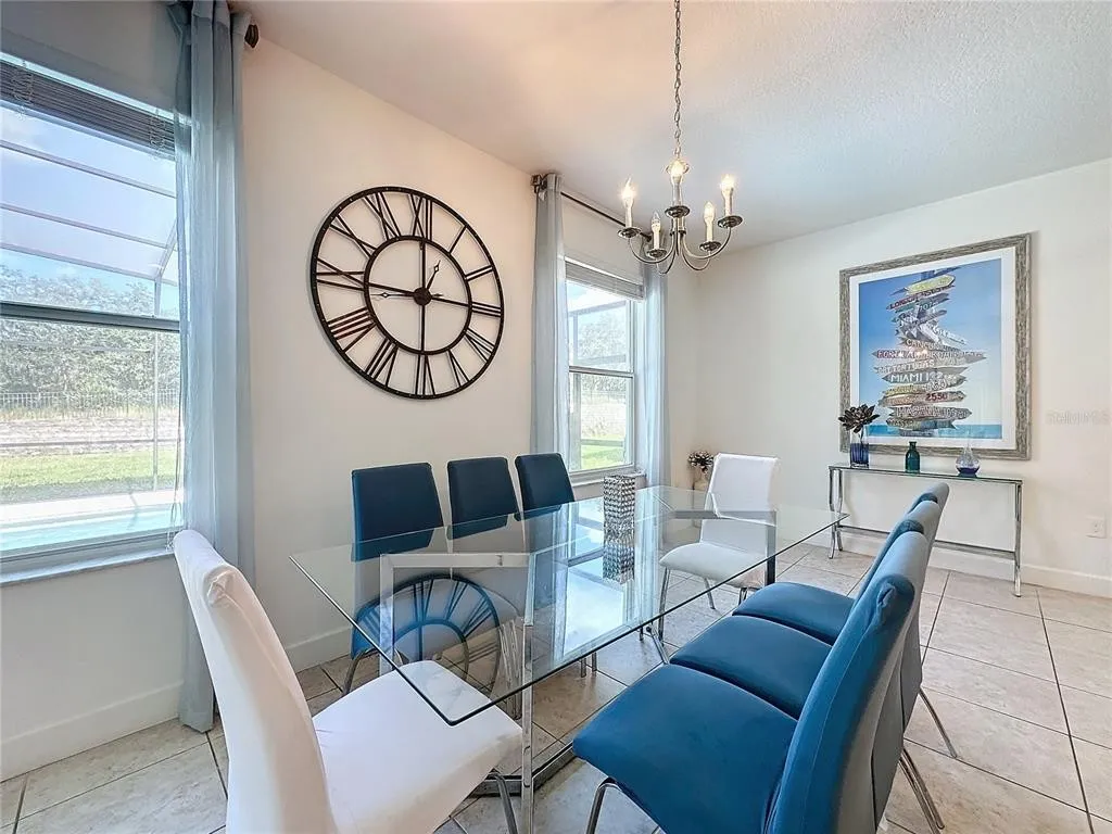 Slide show image of the Orlando Florida Home for Sale 22