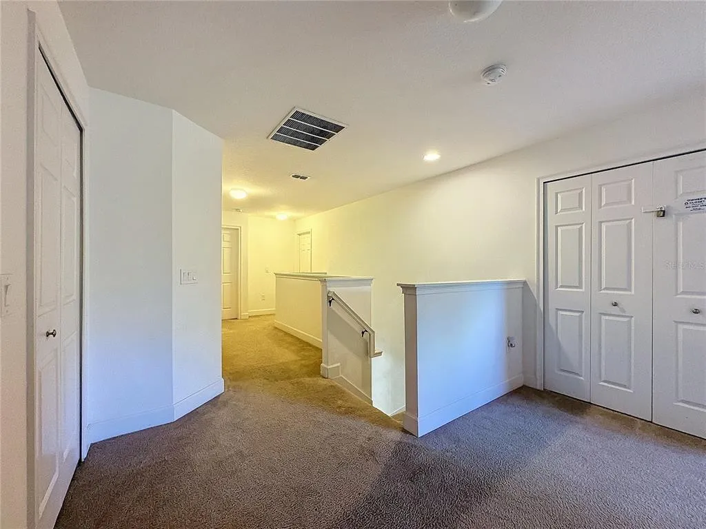 Slide show image of the Orlando Florida Home for Sale 32