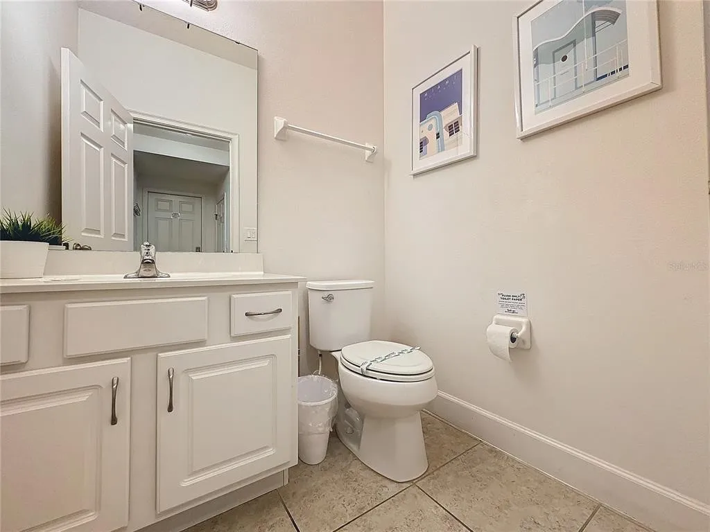 Slide show image of the Orlando Florida Home for Sale 41