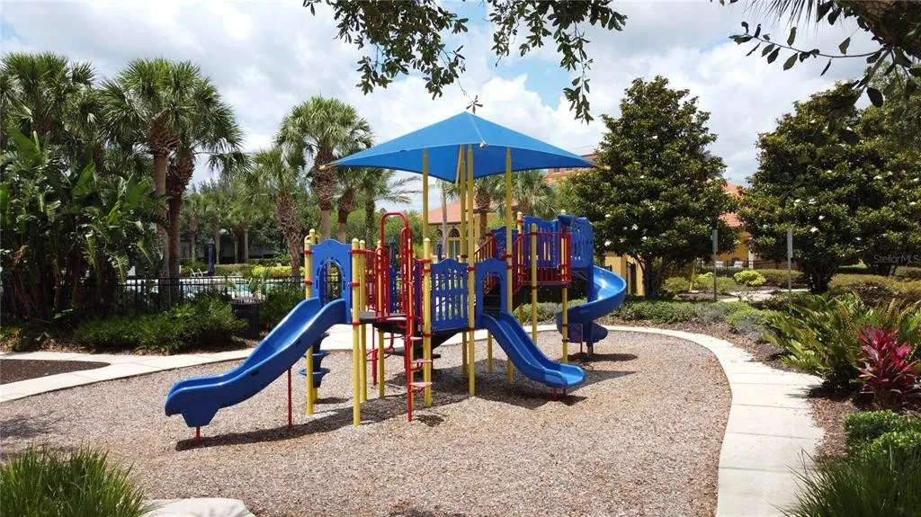 Slide show image of the Orlando Florida Home for Sale 83