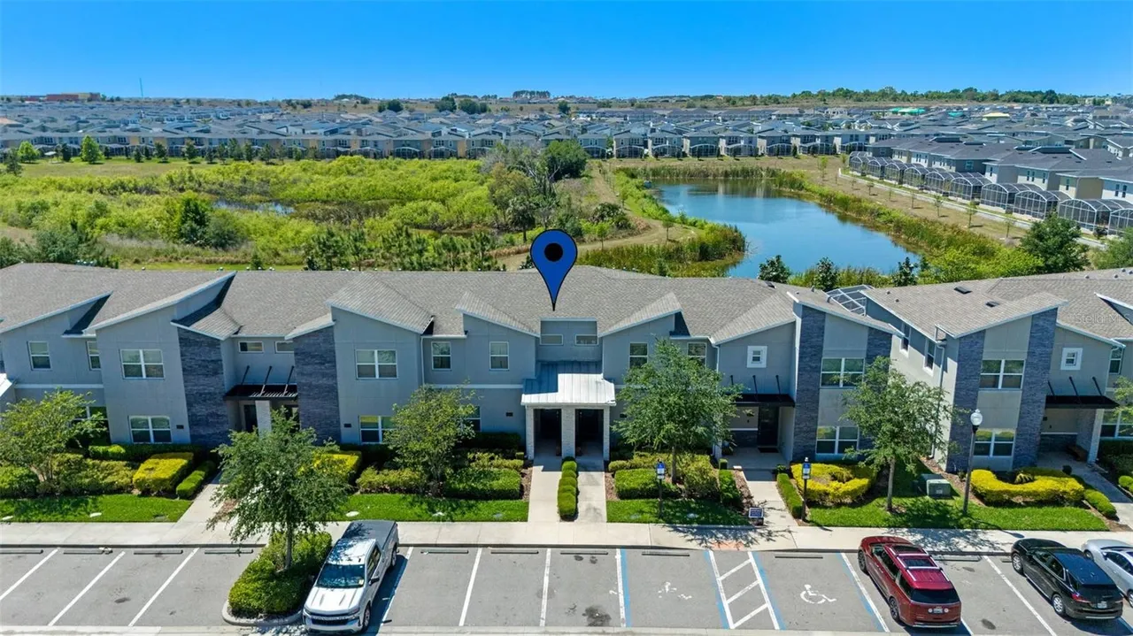 Slide show image of the Orlando Florida Home for Sale 46