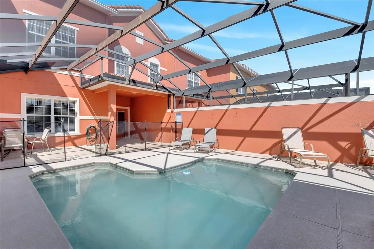 Slide show image of the Orlando Florida Home for Sale 28