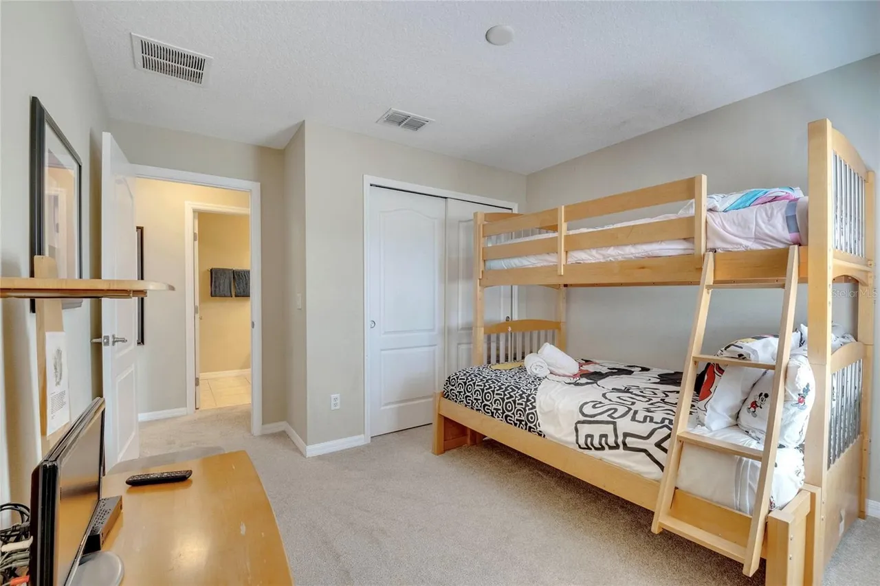 Slide show image of the Orlando Florida Home for Sale 45