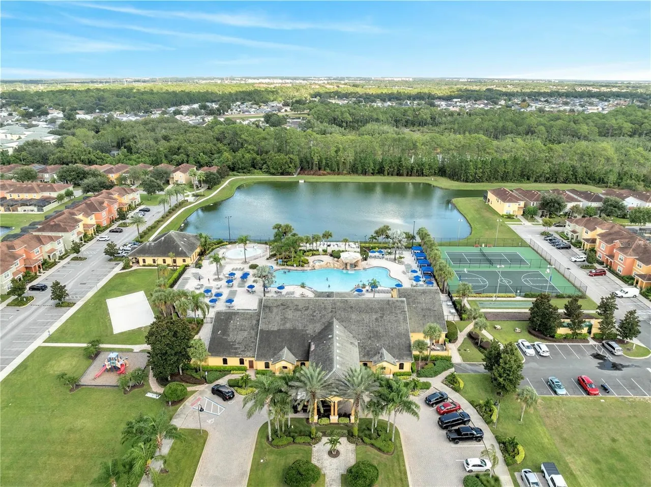 Slide show image of the Orlando Florida Home for Sale 54