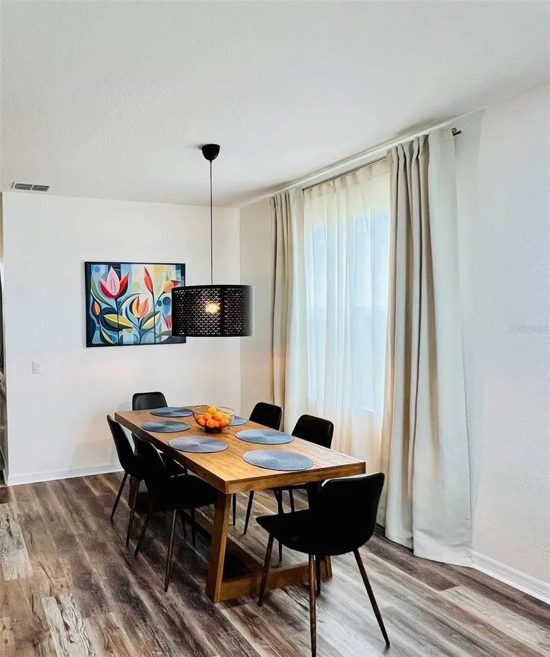 Slide show image of the Orlando Florida Home for Sale 16