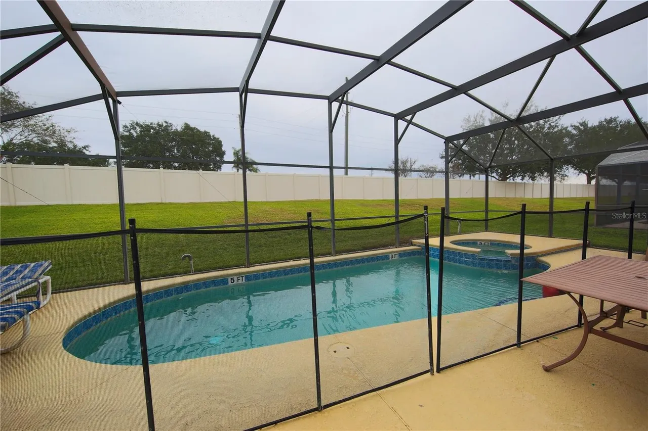 Slide show image of the Orlando Florida Home for Sale 15