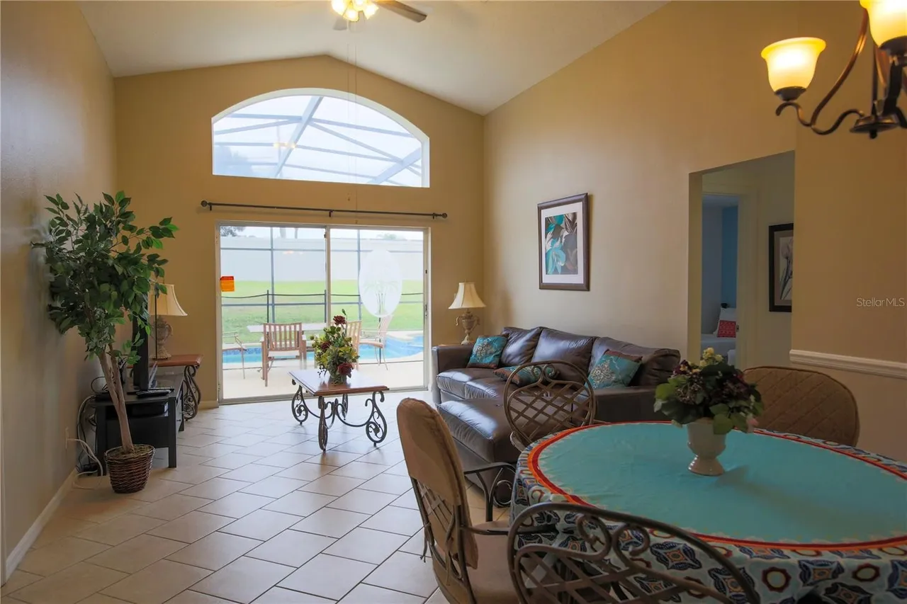 Slide show image of the Orlando Florida Home for Sale 16