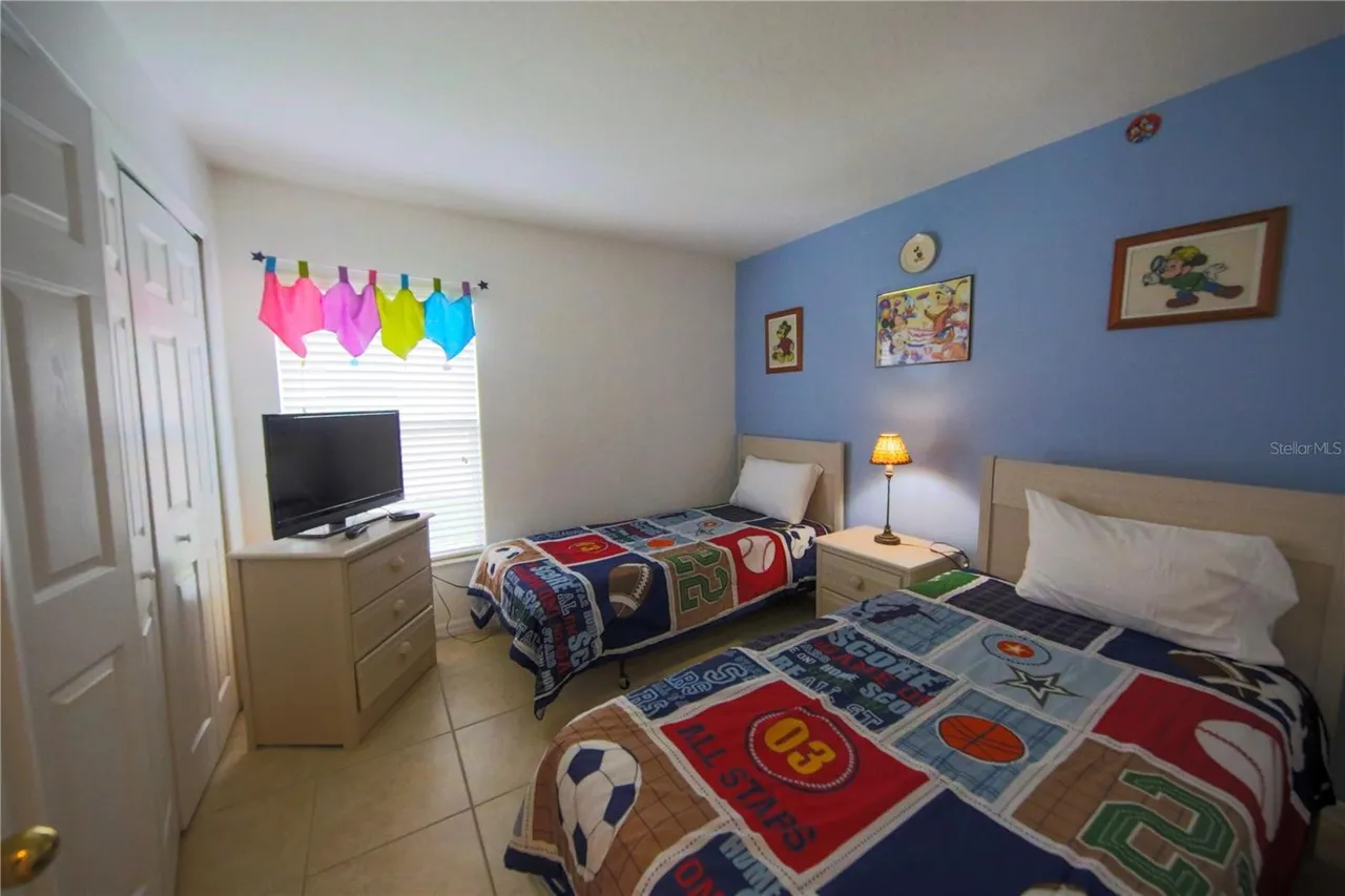 Slide show image of the Orlando Florida Home for Sale 21