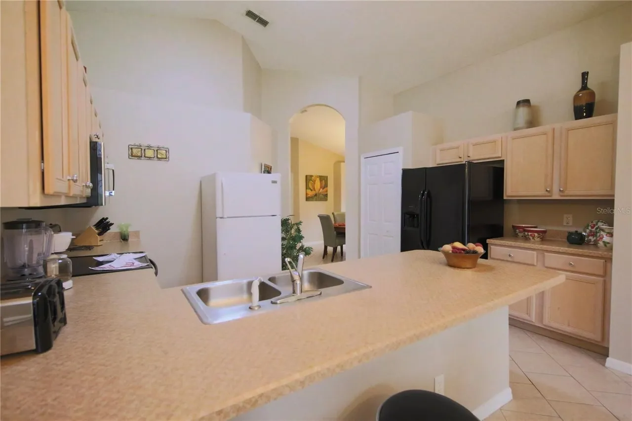 Slide show image of the Orlando Florida Home for Sale 26