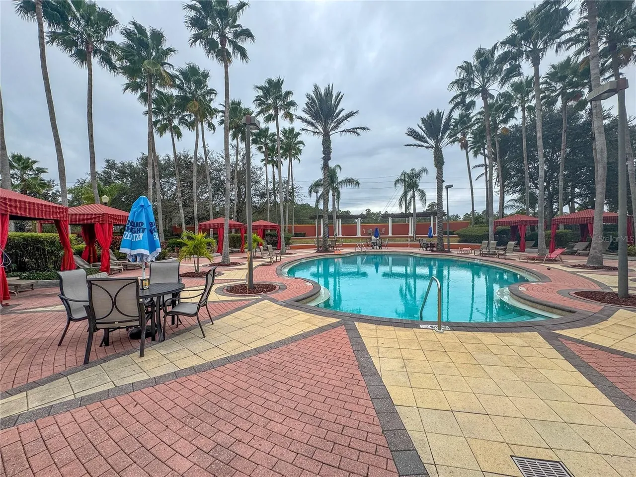 Slide show image of the Orlando Florida Home for Sale 32