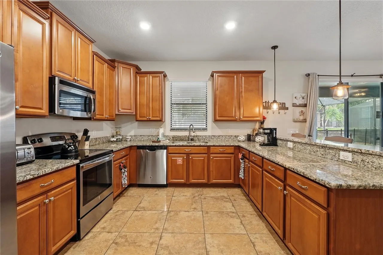 Slide show image of the Orlando Florida Home for Sale 17