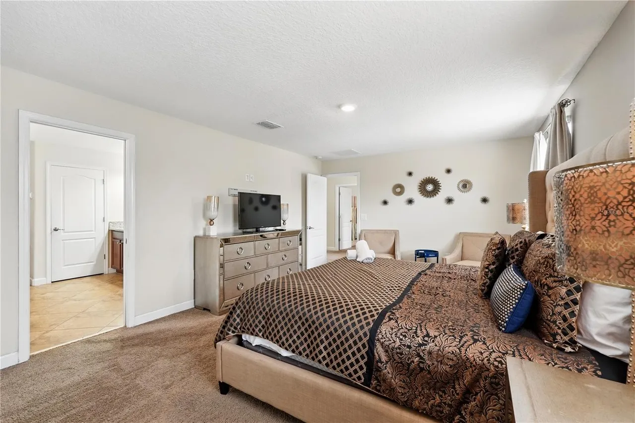 Slide show image of the Orlando Florida Home for Sale 21