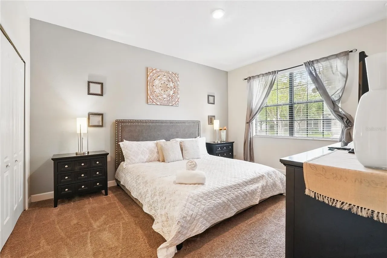 Slide show image of the Orlando Florida Home for Sale 24