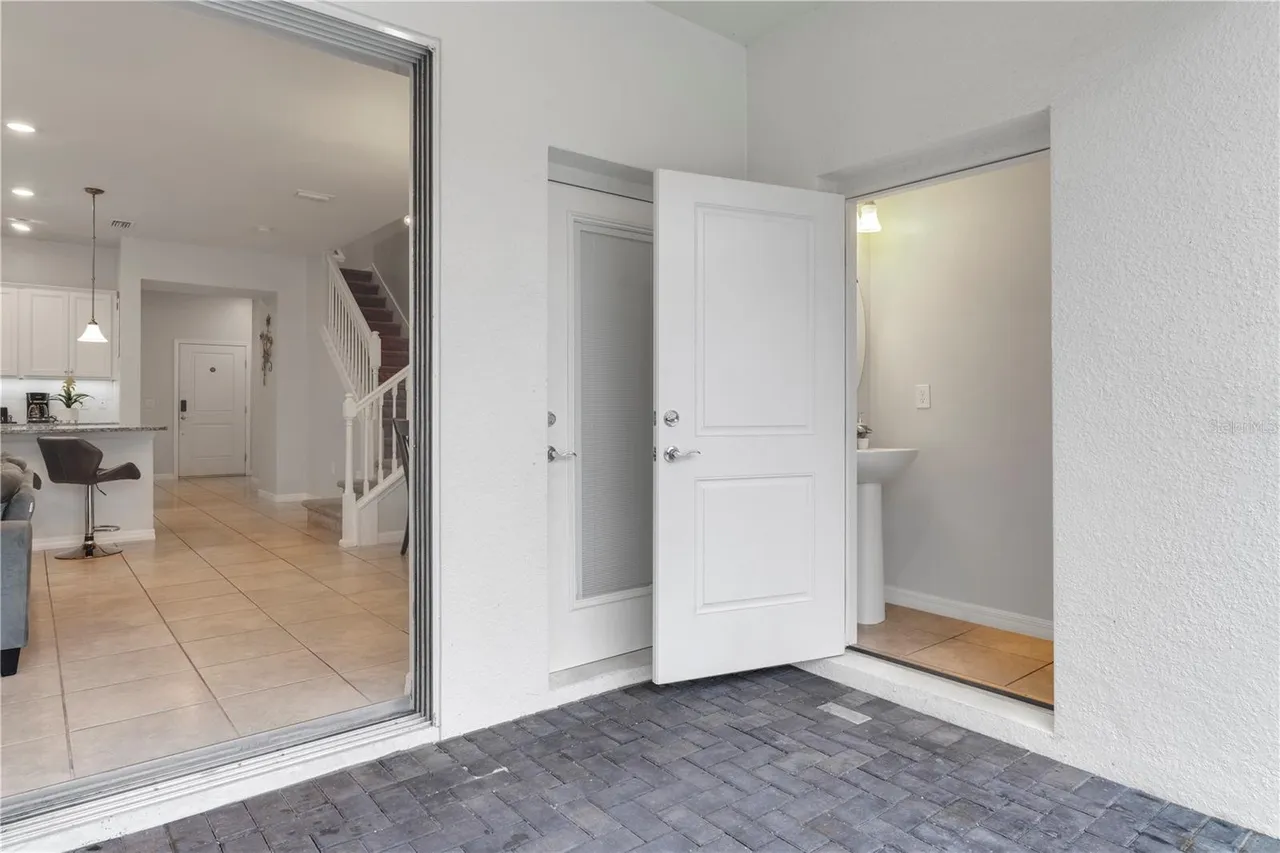 Slide show image of the Orlando Florida Home for Sale 13