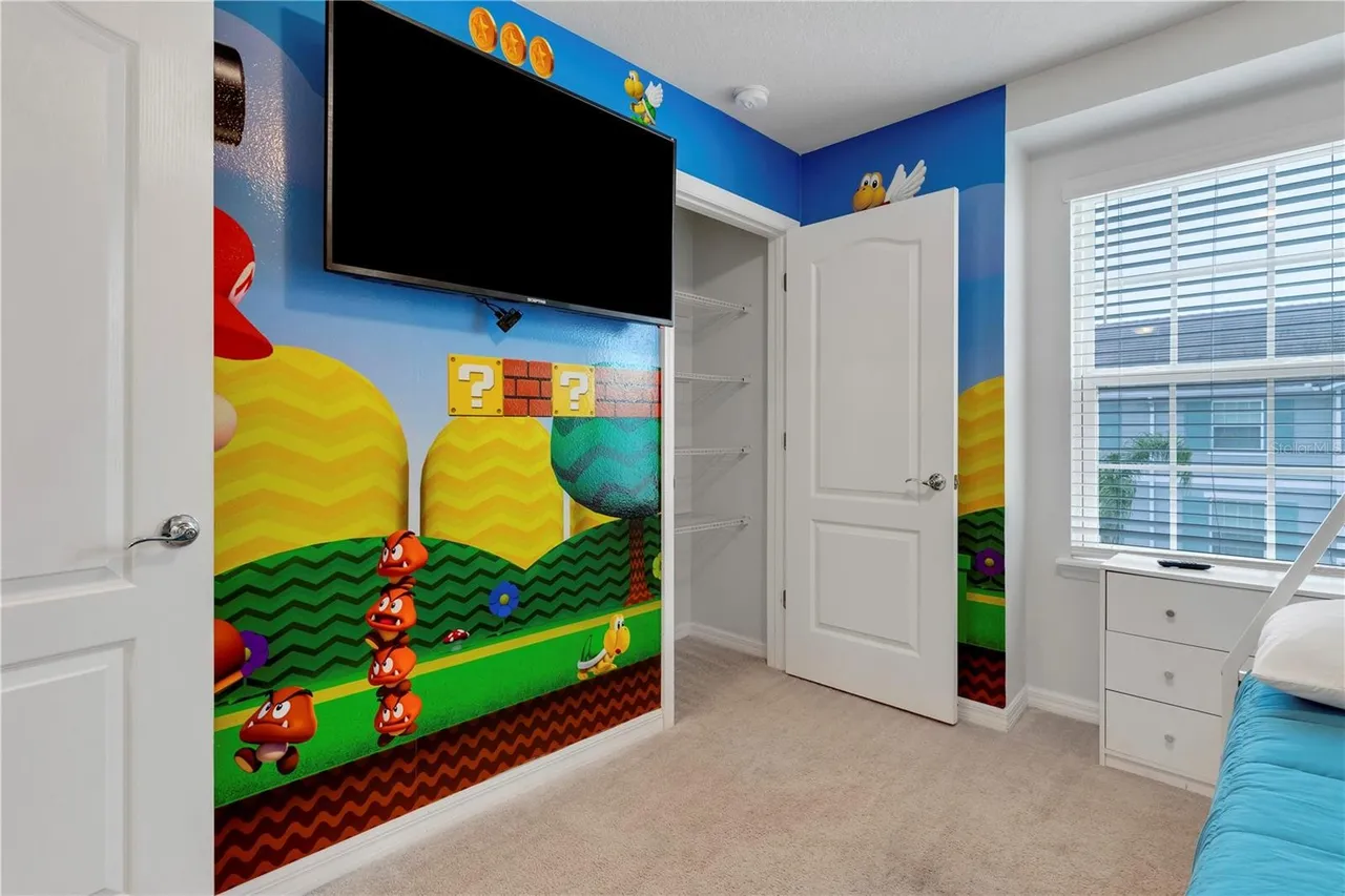 Slide show image of the Orlando Florida Home for Sale 23