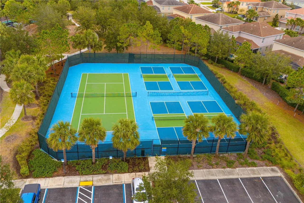 Slide show image of the Orlando Florida Home for Sale 41