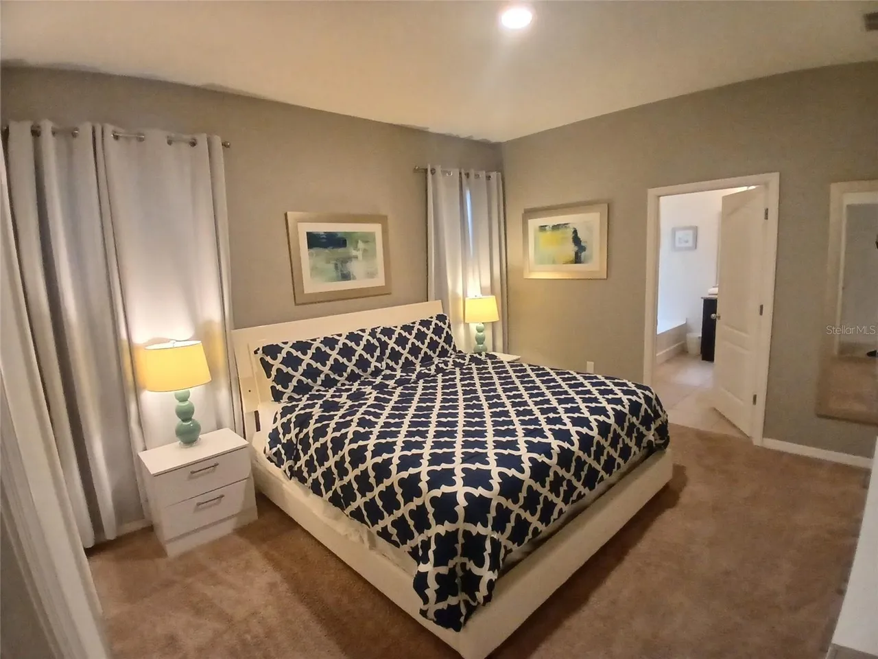 Slide show image of the Orlando Florida Home for Sale 16